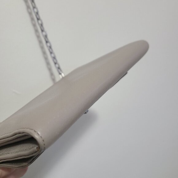 Tory Burch Flap Crossbody Gray Leather Chain Link Strap - Picture 4 of 11